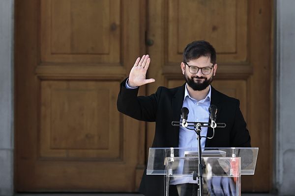Presidente electo presenta su gabinete
